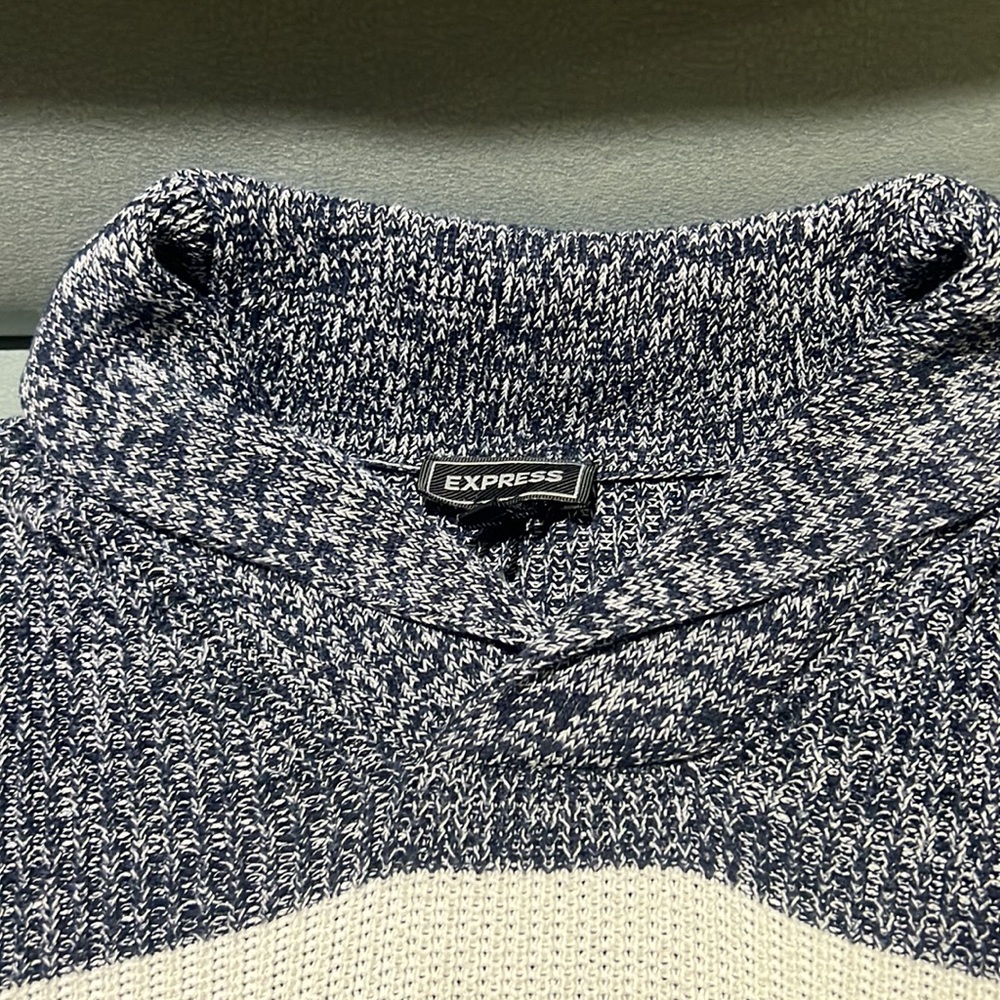 Sweater - Picture 3 of 7